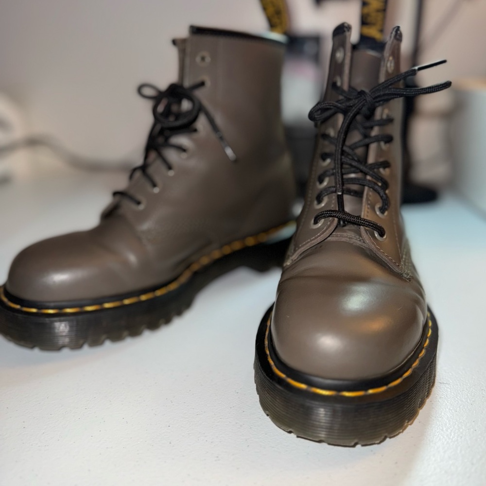 DR MARTENS AIRWAIR deep coffee brown leather combat boots with bouncing soles